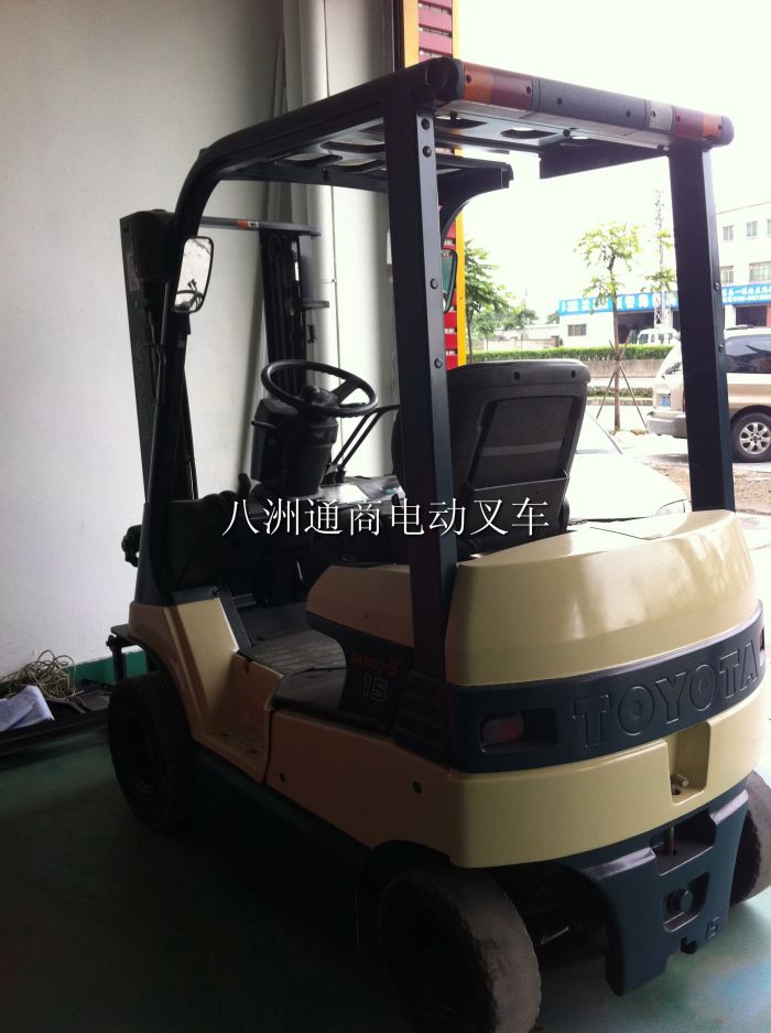 平衡重叉車