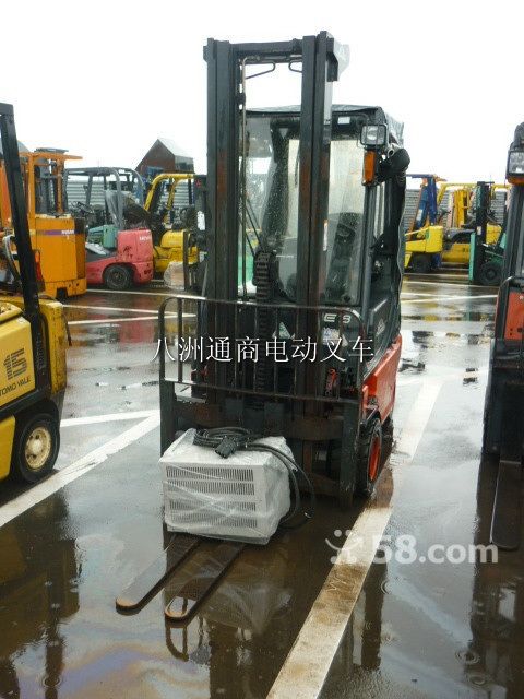 豐田平衡重電動(dòng)叉車