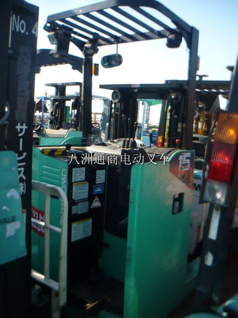 前移式電動(dòng)叉車
