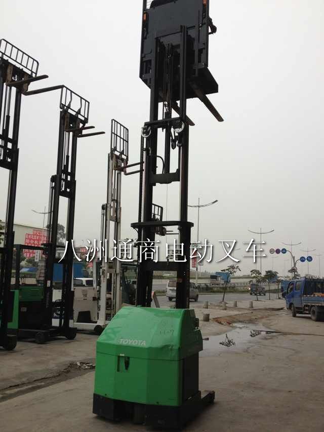 前移式電動叉車